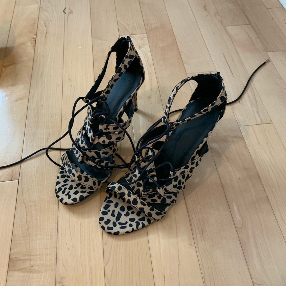 ASOS never been worn heels.